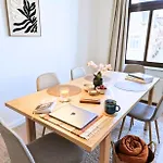 Zentrale & Ruhige 3-raum Mit Balkon Apartment