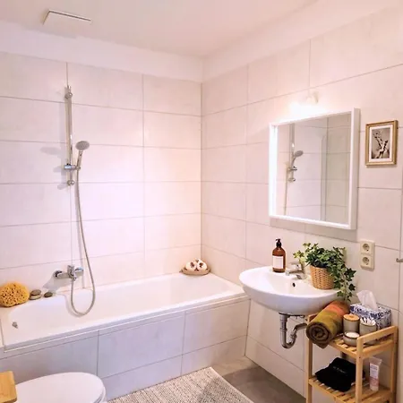 Bahnhofsnahes 7 Mit Boxspringbetten, Tv, Wifi, Balkon *