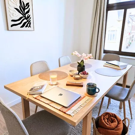 Zentrale & Ruhige 3-raum Mit Balkon Apartament